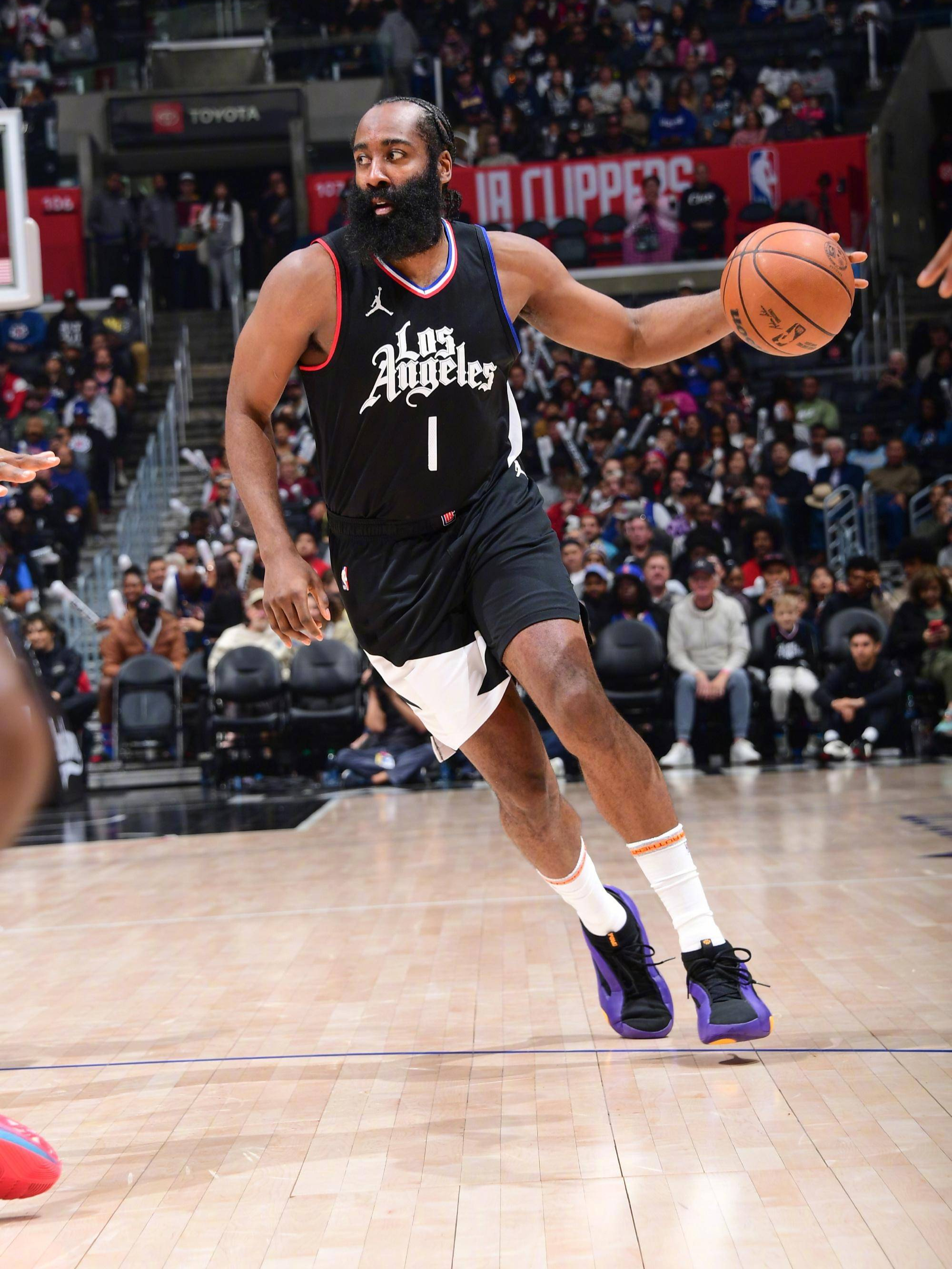 C7娱乐-火箭不敌魔术，哈登屡次命中三分球遭失败