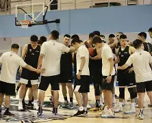 包含北京首钢战胜广州龙，成功登上总决赛宝座的词条