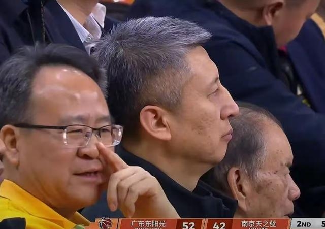 C7娱乐-加时赛险胜，球队惊险晋级下一轮